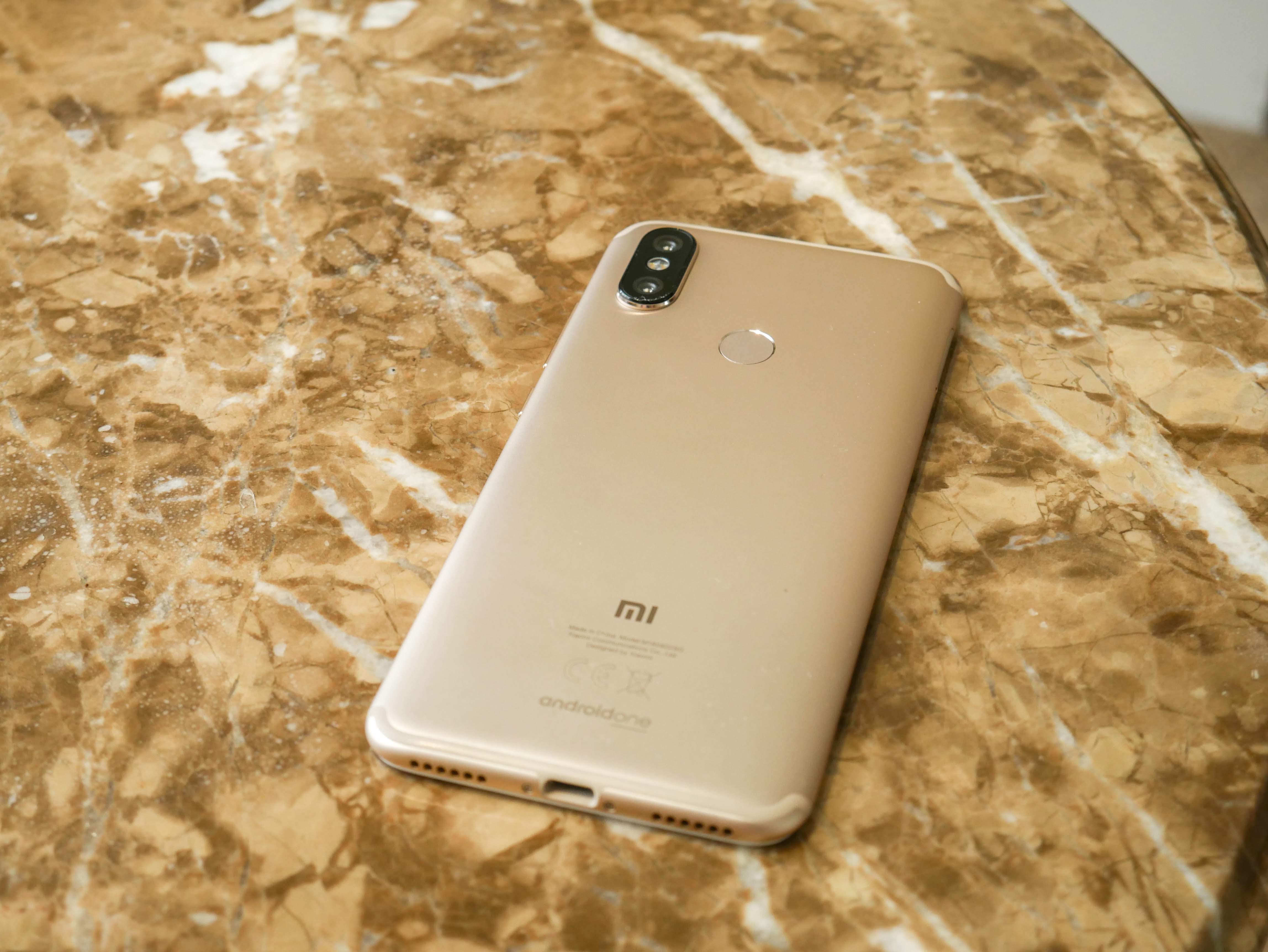 جوال Xiaomi Mi A2 المميز بمواصفات قوية ومشروع يعمل بخدمة جوجل الرائعة