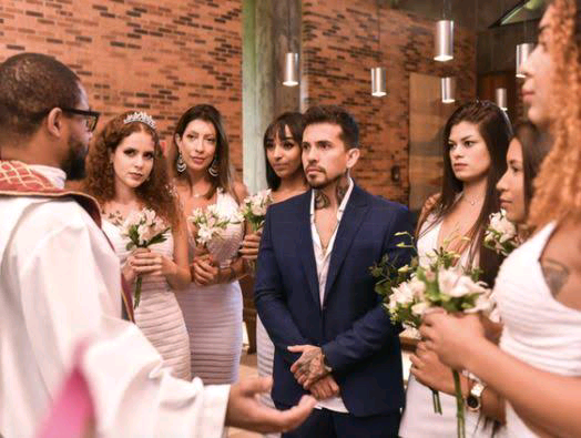 A Brazilian man, Arthur O Urso married nine wives photo