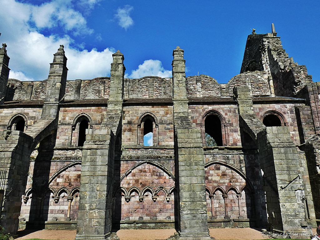 [Holyrood-Palace-Gardens-92]