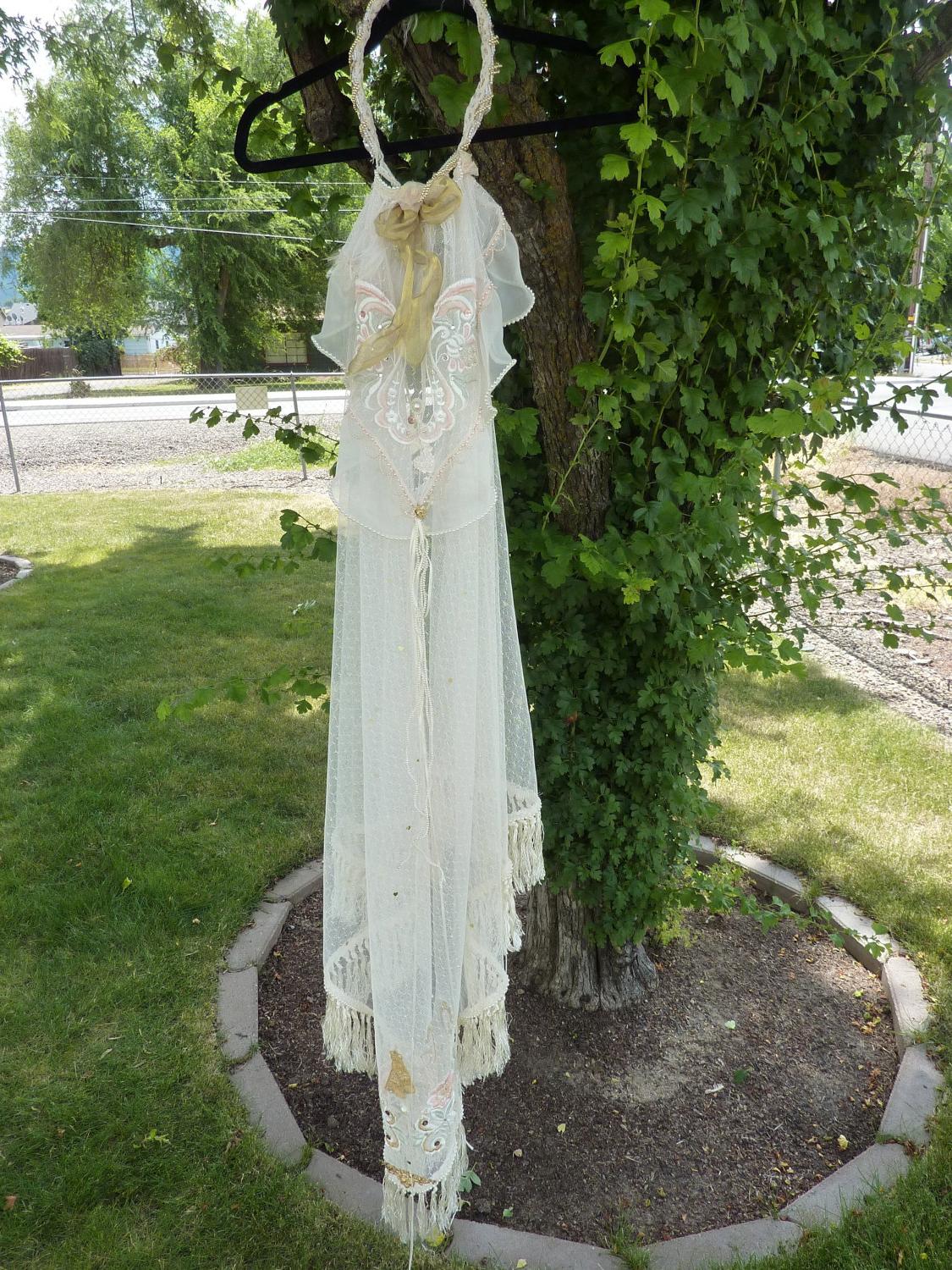 Vintage Wedding Veil in Ivory,