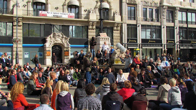 MedMob Flash Mob Budapest 2011. október 15. Vörösmarty tér, Budapest