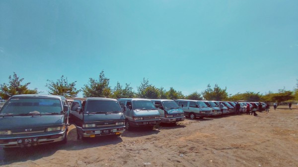 Mazda E2000 Pantai Glagah