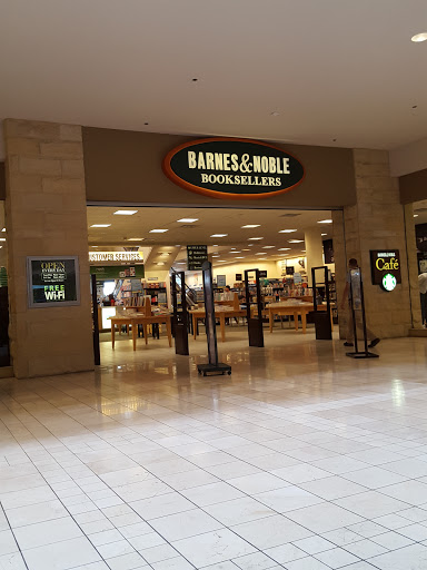 Book Store «Barnes & Noble Booksellers Clackamas Town Ctr Mall», reviews and photos, 12000 SE 82nd Ave, Portland, OR 97086, USA