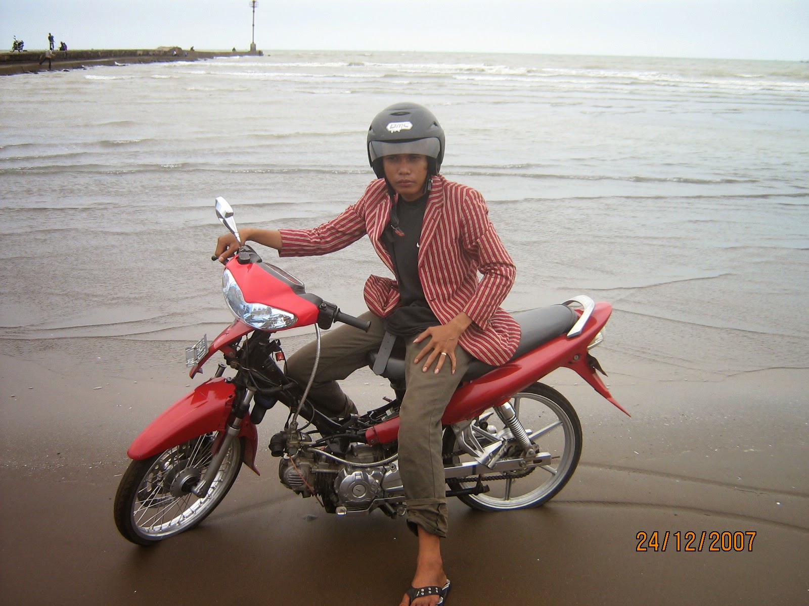 Foto Motor Balap Honda Beat