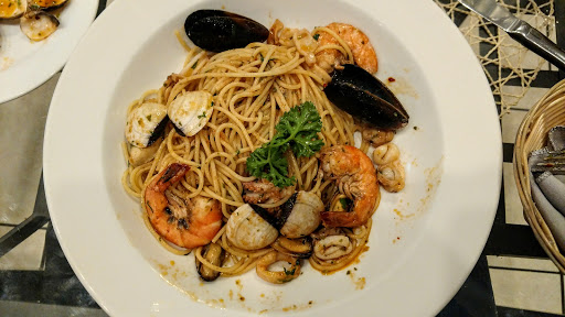 Italian Restaurant «People Italian Restaurant & Pizzeria», reviews and photos, 336 8th Ave W, Palmetto, FL 34221, USA