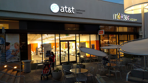 Cell Phone Store «AT&T Authorized Retailer», reviews and photos, 345 S Lake Ave #111, Pasadena, CA 91101, USA