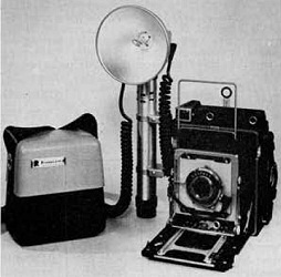 파일:external/upload.wikimedia.org/Stroboflash_II_on_Pacemaker_Graphic_45_with_Graflite_battery_case.jpg