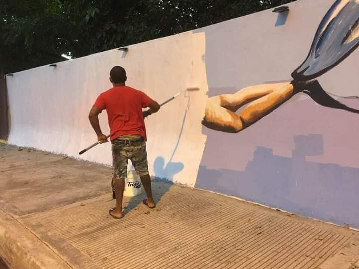 Alcalde de Sosua, Puerto Plata borra murales