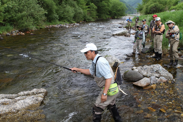 An angler goes ever farther upstream with tenkara - High Country News