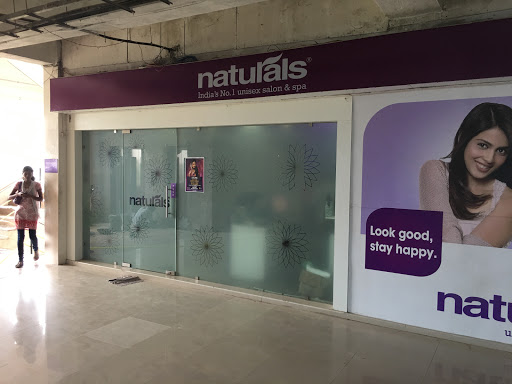 Naturals Unisex Salon, Second Floor, Big Bazaar Building, 7th Street, Trivandrum Road, Opp. New Bus Stand, Tirunelveli, Tamil Nadu 627007, India, Beauty_Parlour, state TN