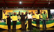 New members of the ANC Top 6, Deputy Secretary General Jesse Duarte, Secretary general Ace Magashuele, National Chairperson Gwede Mantashe, President Cyril Ramaphosa, Deputy President DD Mabuza and Treasure General Paul Mashitile hold hands after they were announced at the 54th ANC Elective Conference in Nasrec