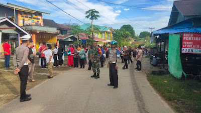 Polsek Menyuke Kerahkan Anggota Demi Pengawalan Kebaktian Jalan Salib