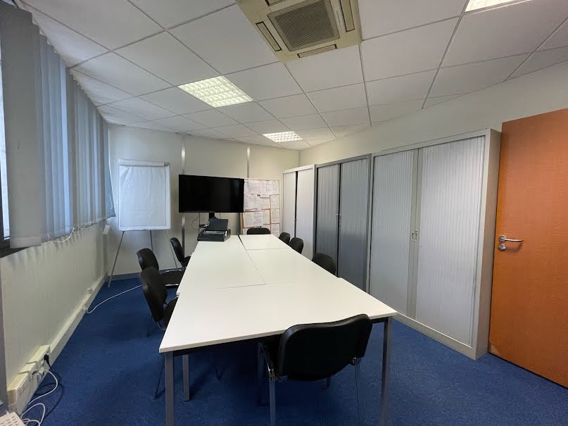 Location  locaux professionnels  227 m² à Orleans (45000), 2 295 €