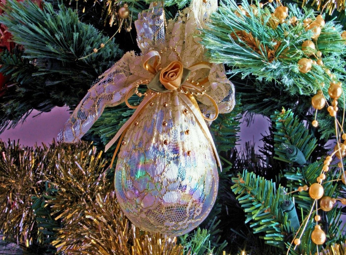 Christmas ornament wedding