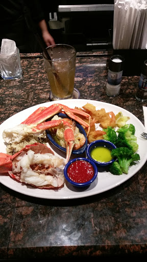Seafood Restaurant «Red Lobster», reviews and photos, 801 Sunrise Hwy, Copiague, NY 11726, USA