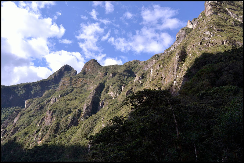 DE OLLANTA A AGUAS CALIENTES POR LA HIDROELÉCTRICA - MÁGICO Y ENIGMÁTICO PERÚ/2016. (22)