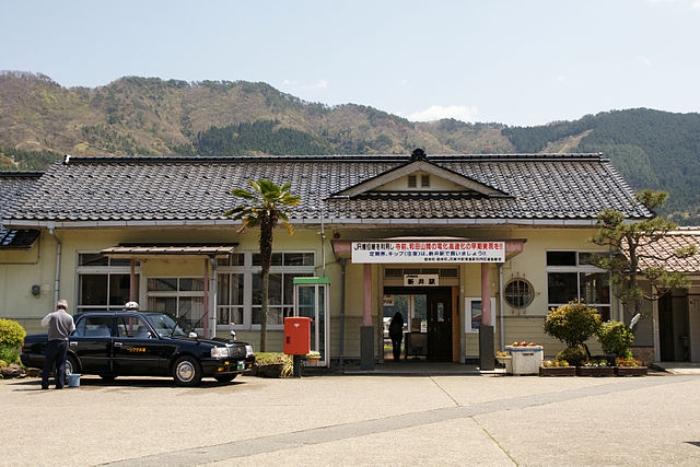 파일:external/upload.wikimedia.org/640px-Nii_Station_Asago_Hyogo01n3200.jpg