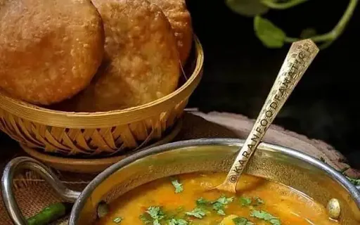 Kachori With Aloo Sabzi