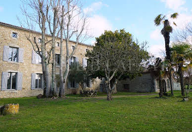 Propriété avec piscine et jardin 6