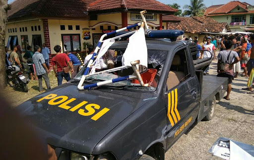 
Warga Rusak Mako Polsek Bayah, Ini Penyebabnya
