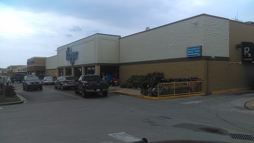 Grocery Store «Kroger», reviews and photos, 525 E Clifty Dr, Madison, IN 47250, USA