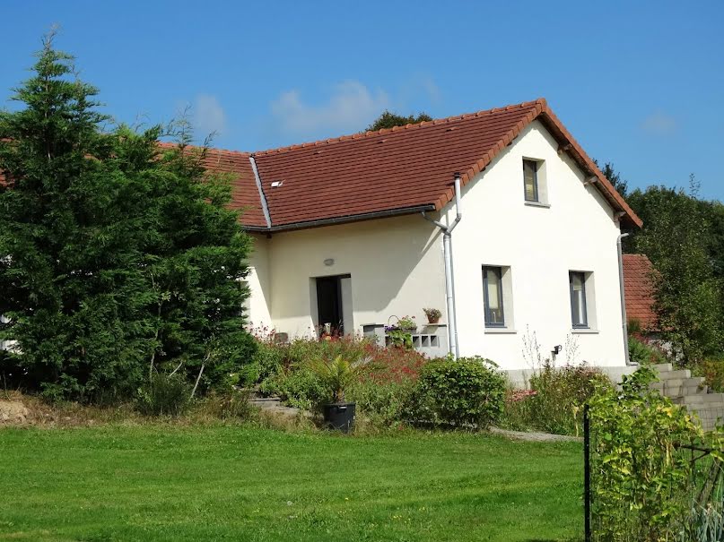 Vente villa 8 pièces 180 m² à Saint-Gervais-d'Auvergne (63390), 299 250 €