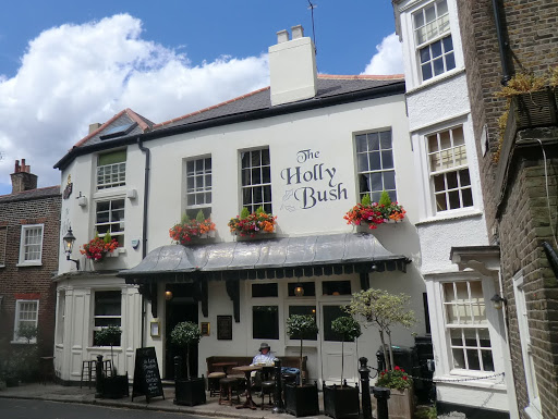 CIMG9089 The Holly Bush, Hampstead