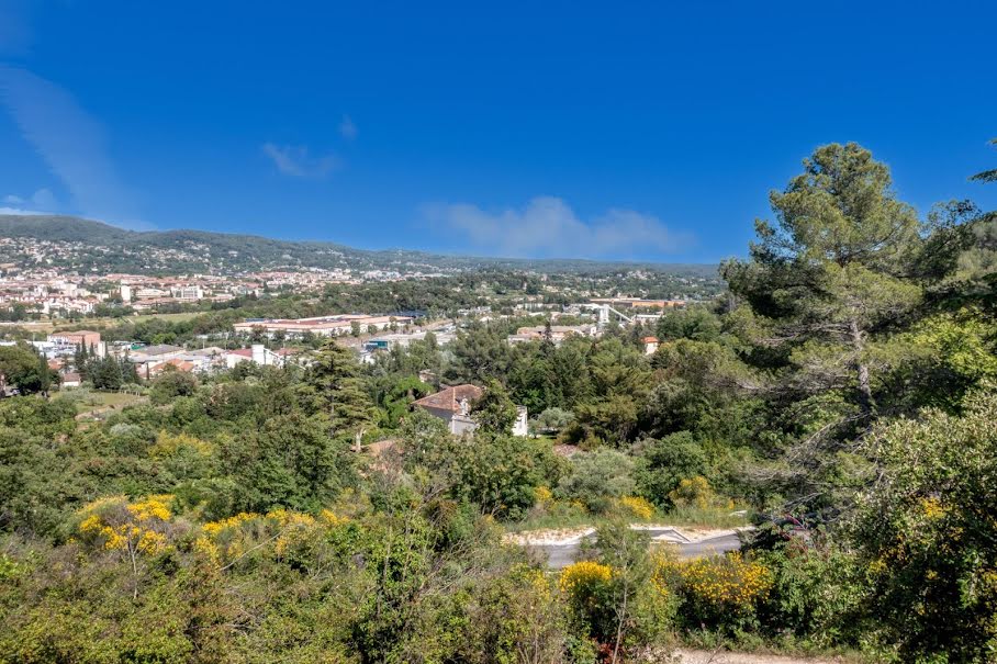 Vente terrain  1058 m² à Draguignan (83300), 154 500 €