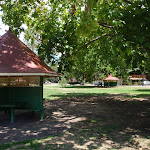 Picnic shelter at Bobbin head (116668)