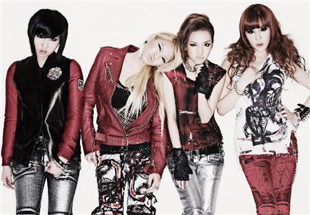 CLUB 2NE1 - Página 17 20110222_2ne11