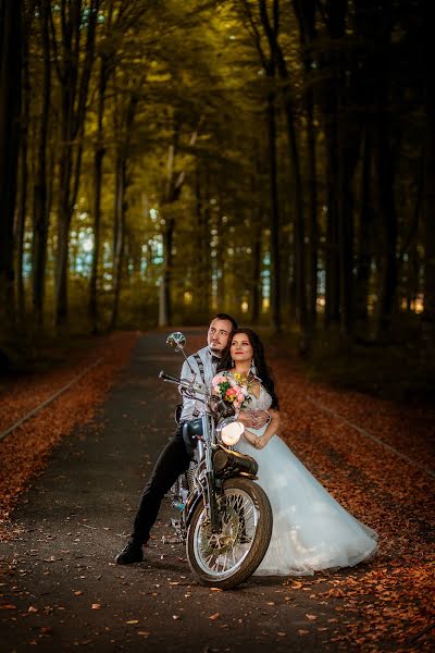 Fotografo di matrimoni Flavius Leu (leuflavius). Foto del 24 ottobre 2019
