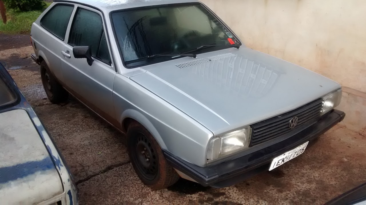 Gol GL 1991 com aro 17 e motor preparado com Turbo e Nitro