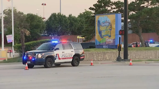 Teen shot and killed at Texas Six Flags