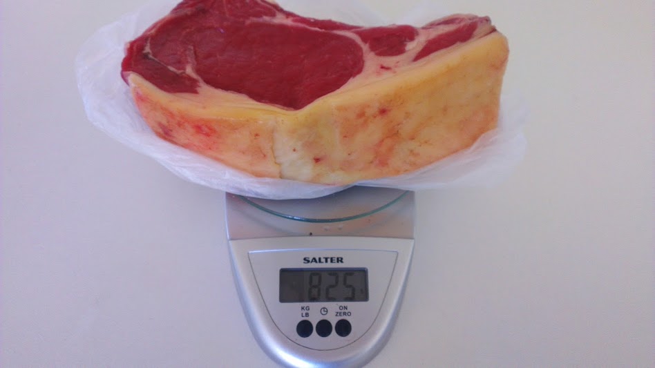 fatty grain-fed beef rib-eye steak 850gm