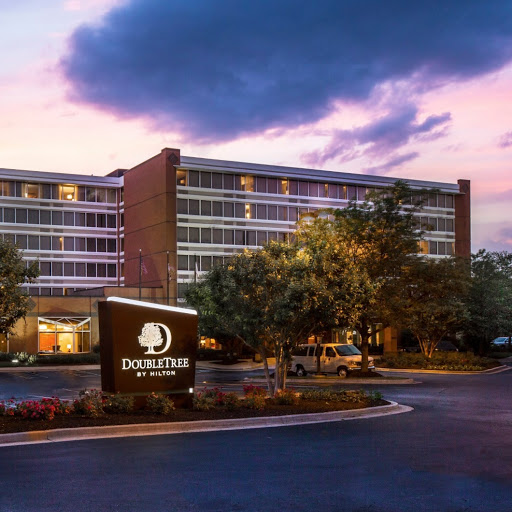 DoubleTree by Hilton Hotel Largo/Washington DC logo