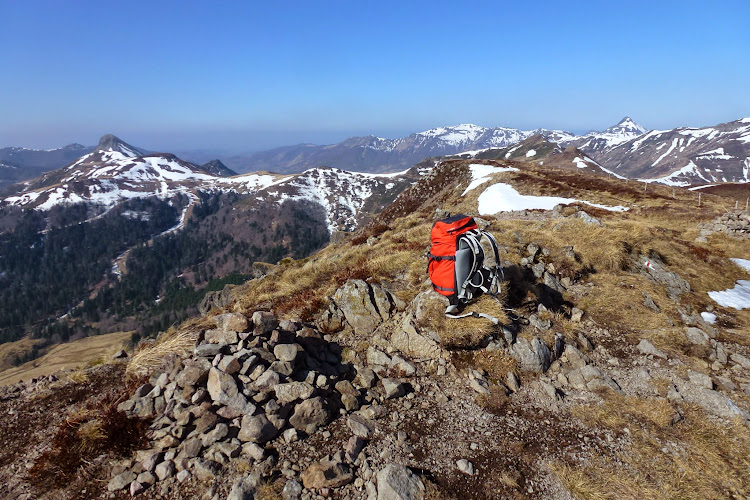 Le Cantal à pied - Le Rocher du Bec de l'Aigle