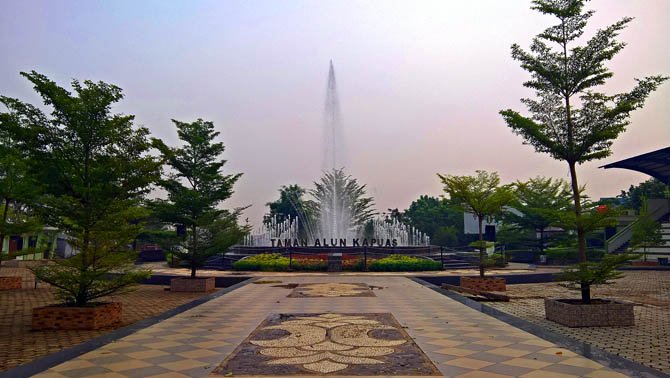 Taman Alun-Alun Kapuas