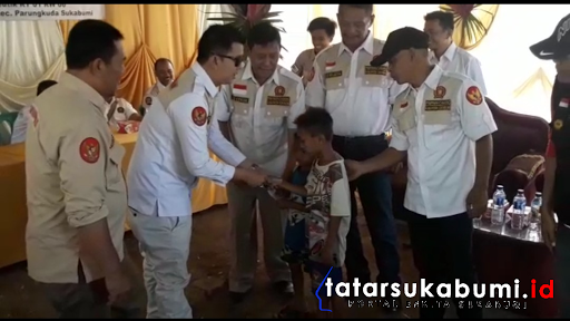 
Satria Gelar Santunan Yatim Piyatu dan Dhuafa di Parungkuda
