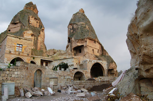 Турция: Город Гереме, здание в скале