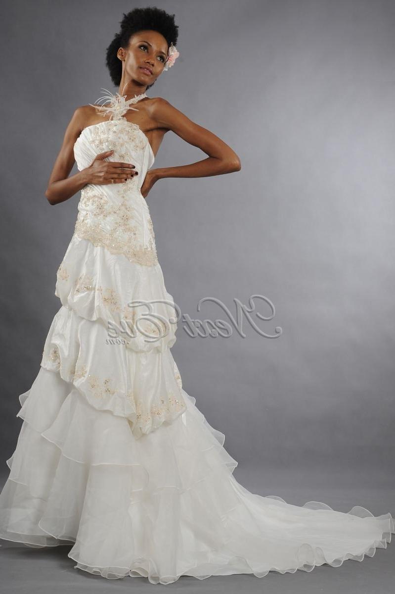 Fashionable White Satin Halter Wedding Gown