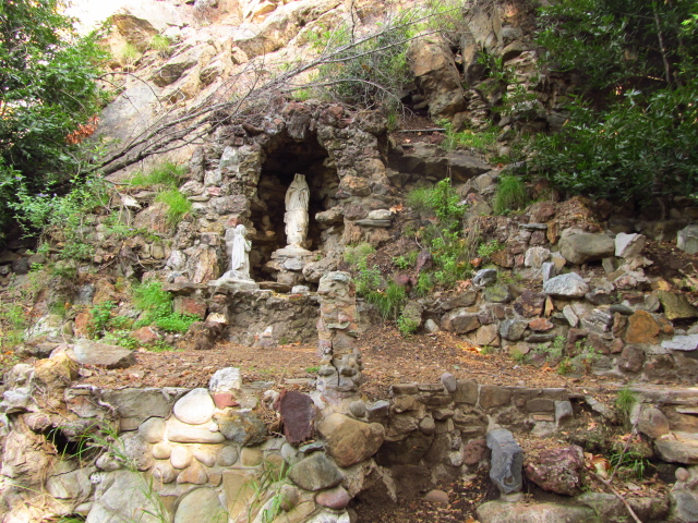 statues in an alcove