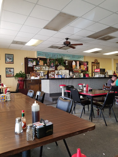 Restaurant «Texas Kountry Kitchen», reviews and photos, 313 N Main St, Dayton, TX 77535, USA