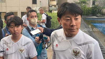 Tak Yakin Timnas Indonesia Lolos ke Piala Asia 2023, Shin Tae-yong: Kita Lihat Hasil Besok Ya