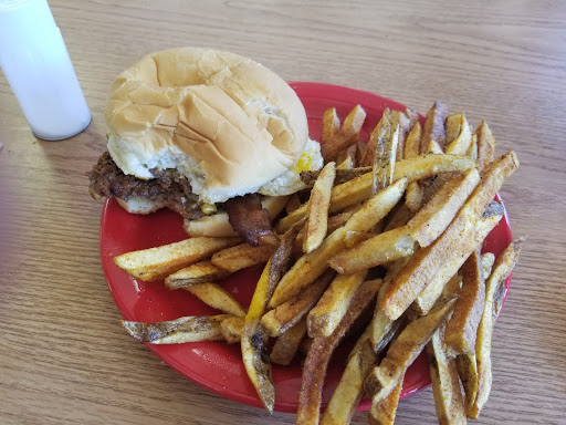 Hamburger Restaurant «Broadway Burgers & BBQ», reviews and photos, 1659 S Broadway St, Wichita, KS 67211, USA