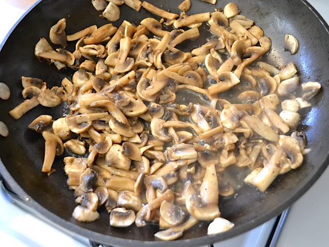 cook mushrooms