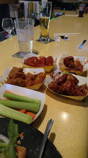 Chicken Wings Restaurant «Buffalo Wild Wings», reviews and photos, 6406 University Ave, Cedar Falls, IA 50613, USA