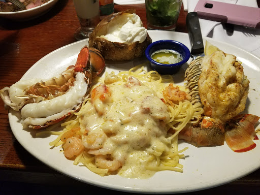 Seafood Restaurant «Red Lobster», reviews and photos, 801 Sunrise Hwy, Copiague, NY 11726, USA