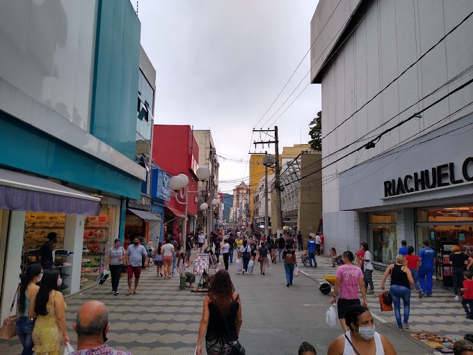 A cidade vai manter as restrições de Fase Amarela do Plano São Paulo até 31 de dezembro, apesar de anúncio feito pelo governo do Estado de retorno das regras de Fase Vermelha nos dias 25, 26 e 27 de dezembro e 1, 2 e 3 de janeiro.