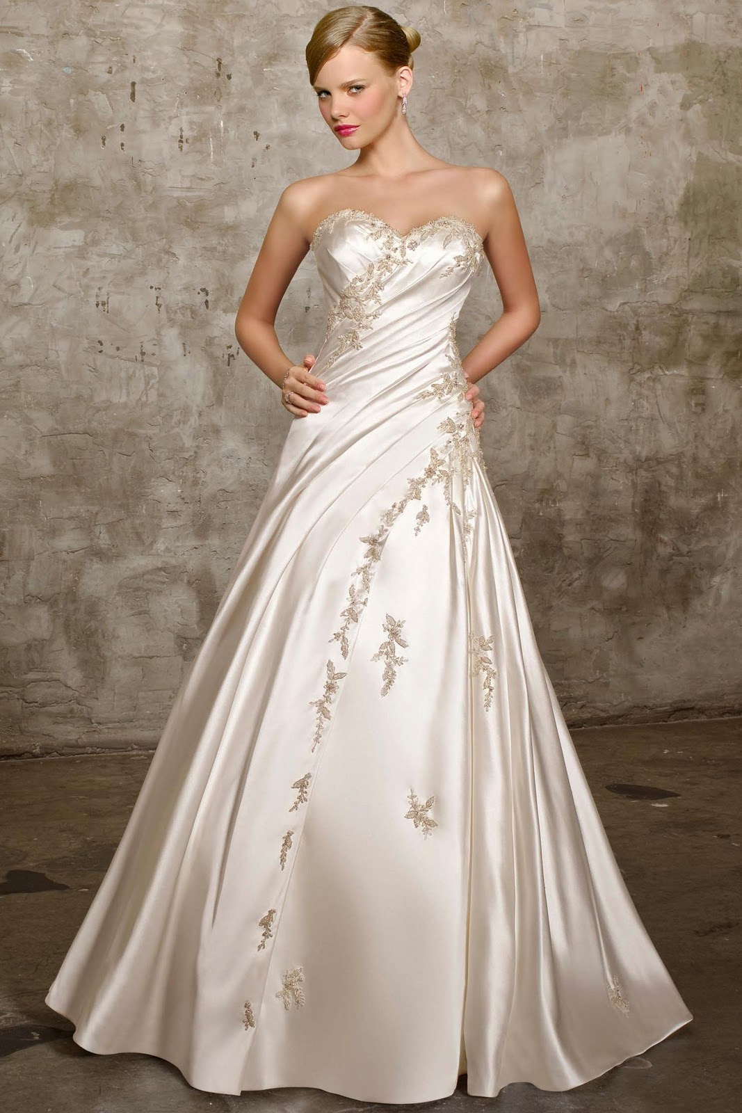 A-Line 2012 Wedding Gown.