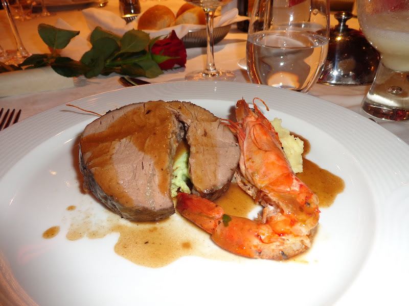 А включите-ка мне усилители качки! А подайте-ка белых пиджаков. Costa Paсifica февраль 13г